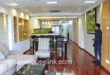 Lake view and luxury 3 bedrooms apartment for rent  - Floor area 240m2 - Elevator 