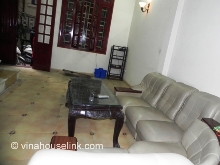 Cheap house with 4 floors equipped with 4 bedrooms in Hoan Kiem District for rent