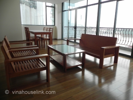 A brand new, Luxurious and lake view apartment fo rent in Truc Bach island 