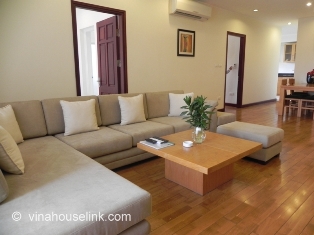 Luxury and good services 3 bedroom apartment for rent in Hang Chuoi