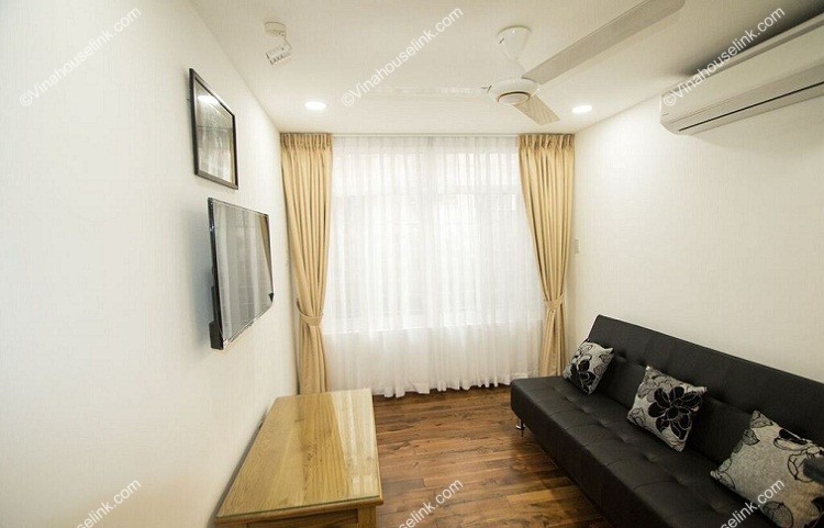 Expedient apartment for rent at Nguyen Trai Street, District 1, HCMC