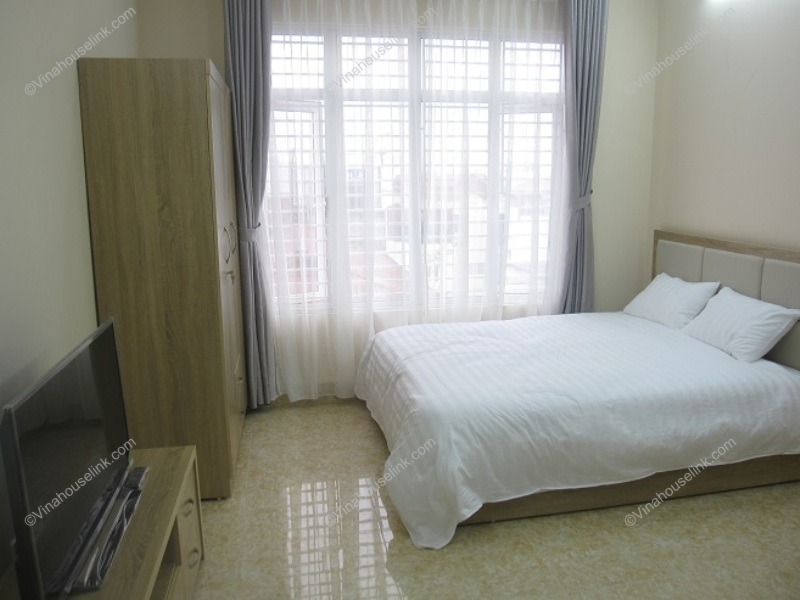 Fully tile and furnished studio apartment in Quan Ngua street